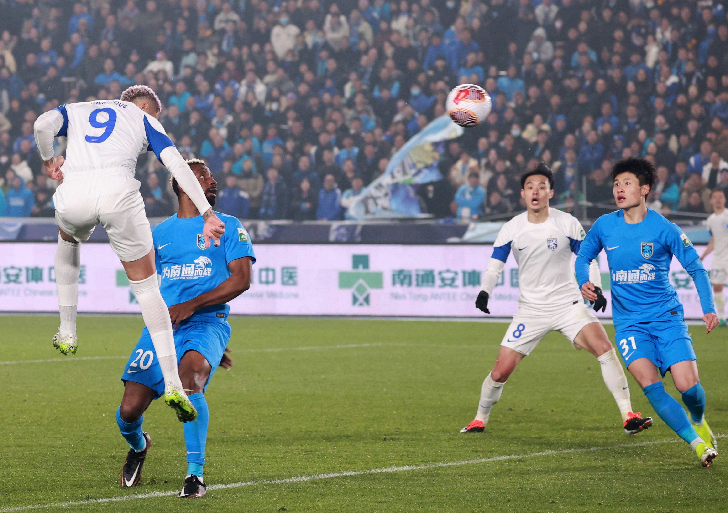 国内足球联赛表现可圈可点,成绩斐然的简单介绍 国内足球联赛表现可圈可点,成绩斐然的简单介绍