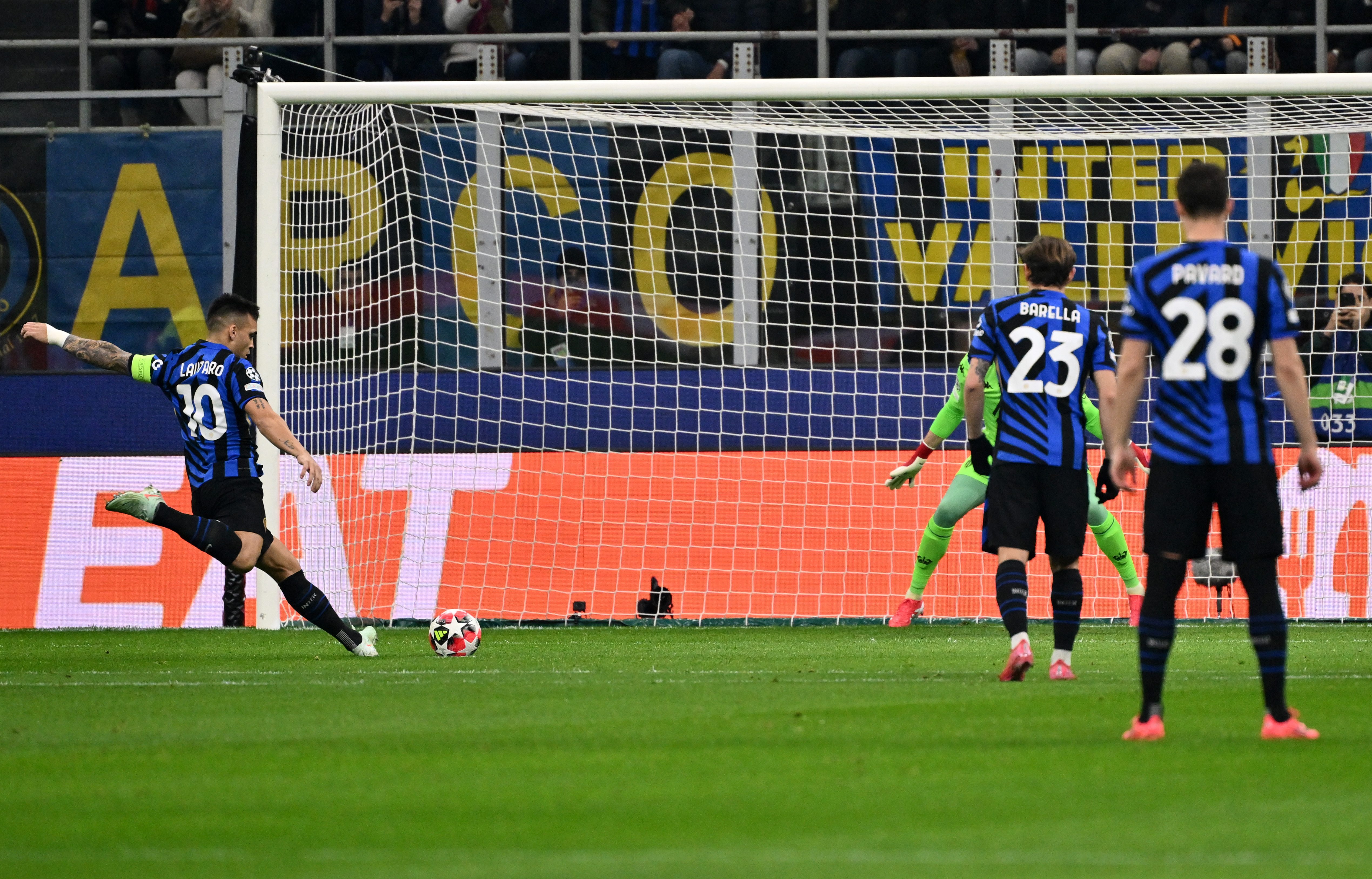 国际米兰连续胜利,稳定积分榜前列的简单介绍 国际米兰连续胜利,稳定积分榜前列的简单介绍