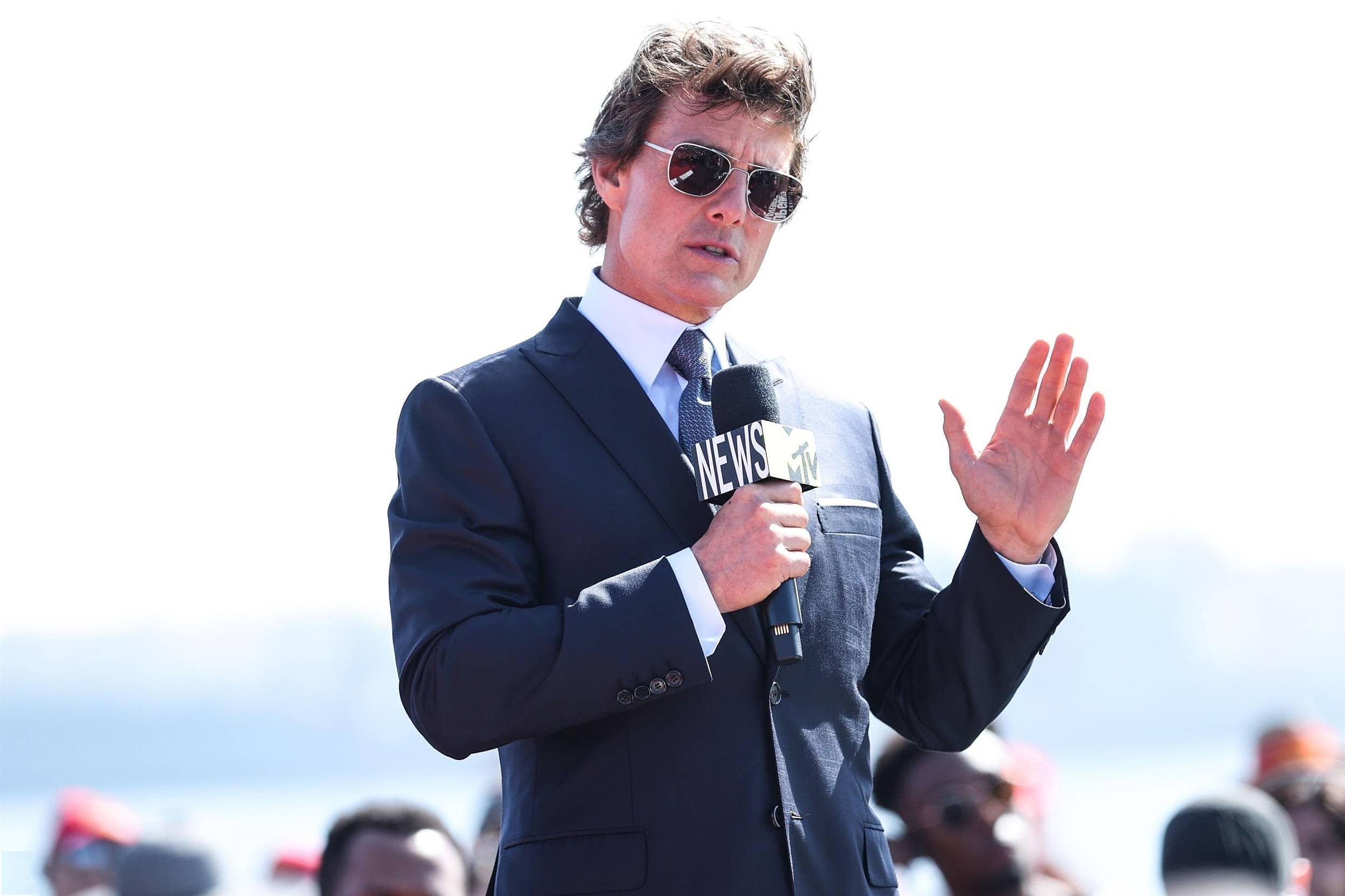 包含意大利国家队壮志凌云，欧预赛表现抢眼的词条