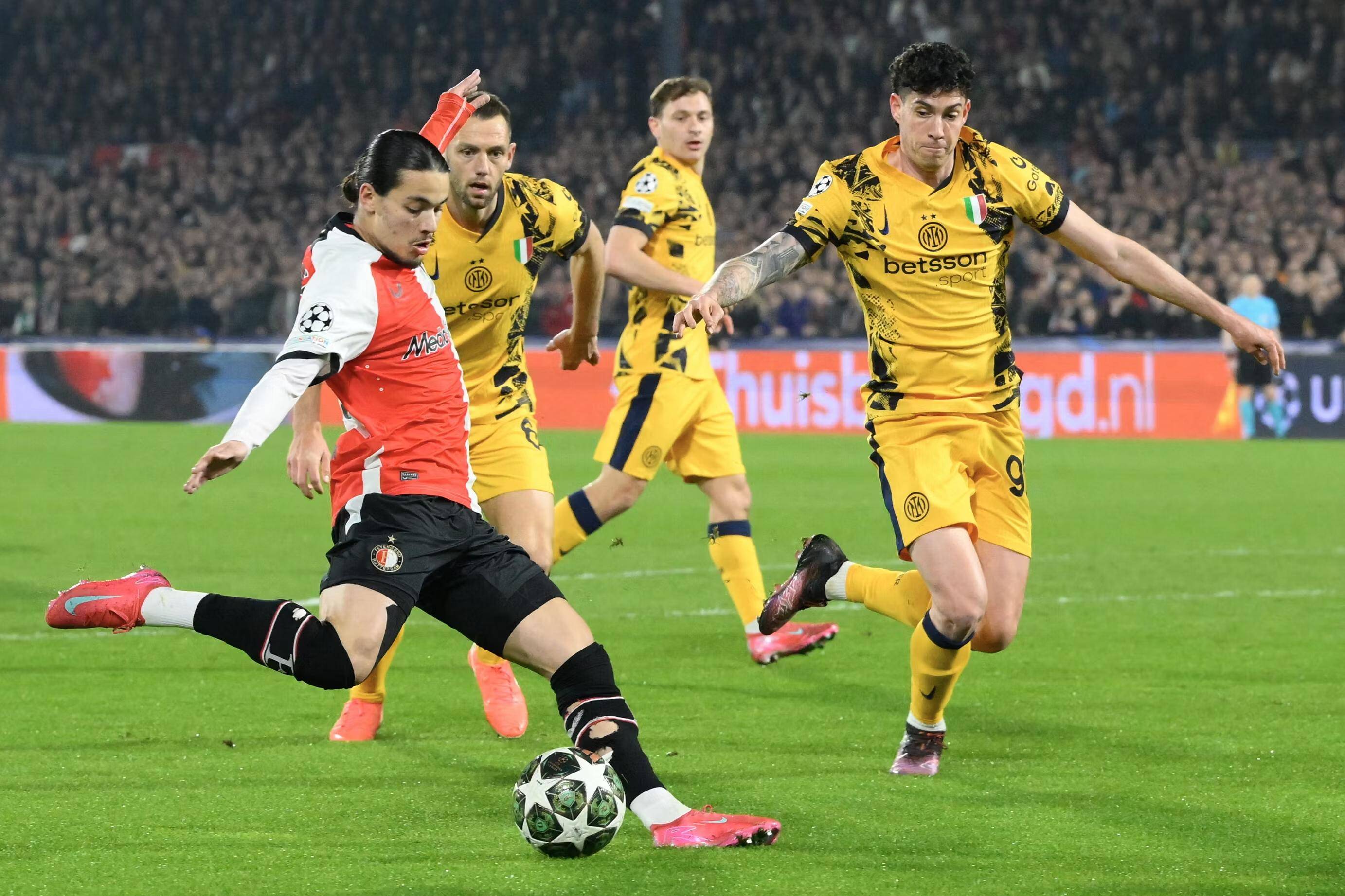 国米主场逆转对手,豪取三分 国米主场逆转对手,豪取三分