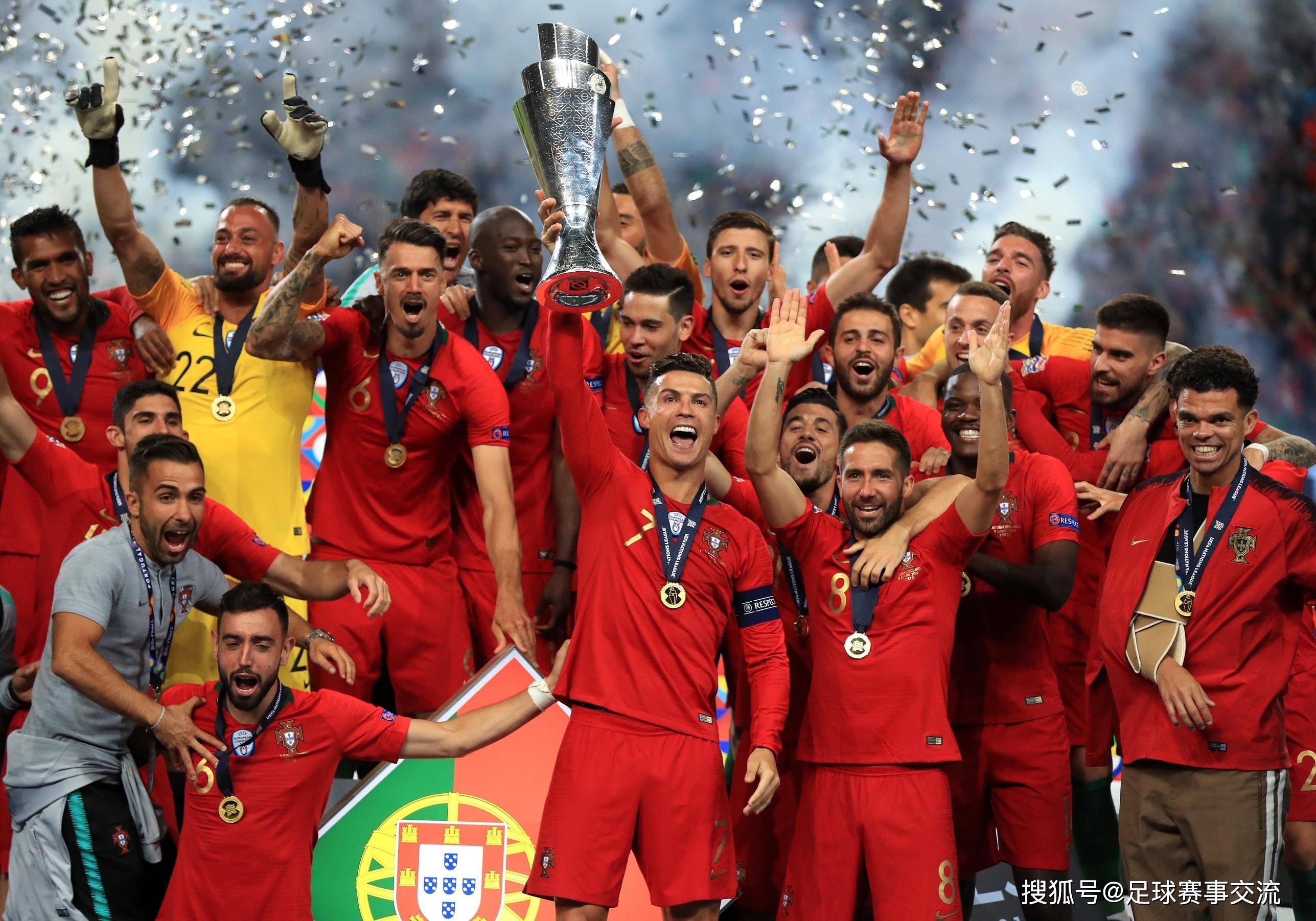 包含斯洛伐克队客场逼和葡萄牙队，成功突围小组赛的词条