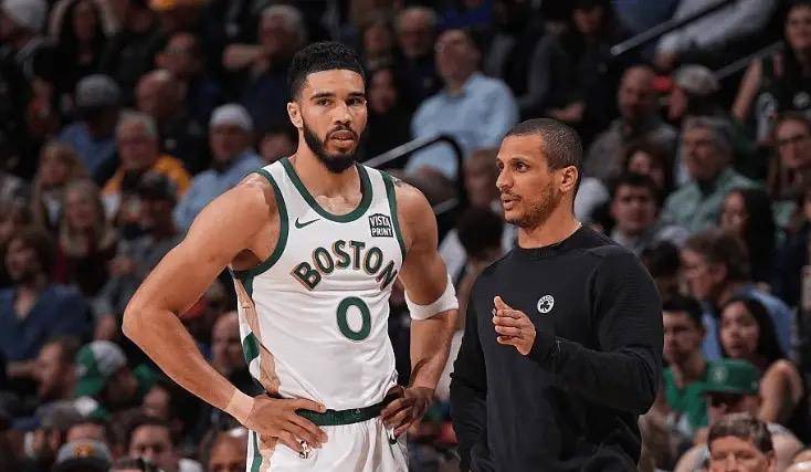 拜纳姆狂砍分带队奇袭太阳一胜随高速列车夺胜的简单介绍 拜纳姆狂砍分带队奇袭太阳一胜随高速列车夺胜的简单介绍