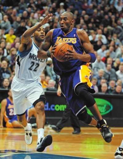 拜纳姆狂砍分带队奇袭太阳一胜随高速列车夺胜的简单介绍 拜纳姆狂砍分带队奇袭太阳一胜随高速列车夺胜的简单介绍