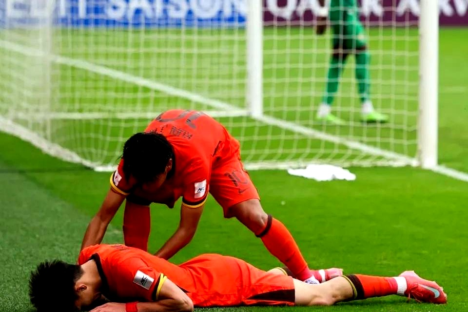 包含球队伤病情况恶化，备战计划受挑战的词条