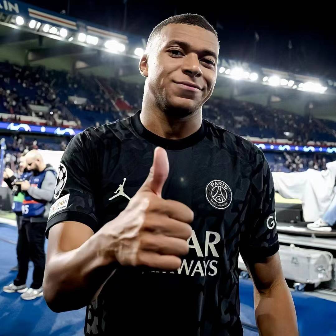 包含克莱恩国家队备战欧锦赛预选赛,全力以赴争取胜利!的词条 包含克莱恩国家队备战欧锦赛预选赛,全力以赴争取胜利!的词条