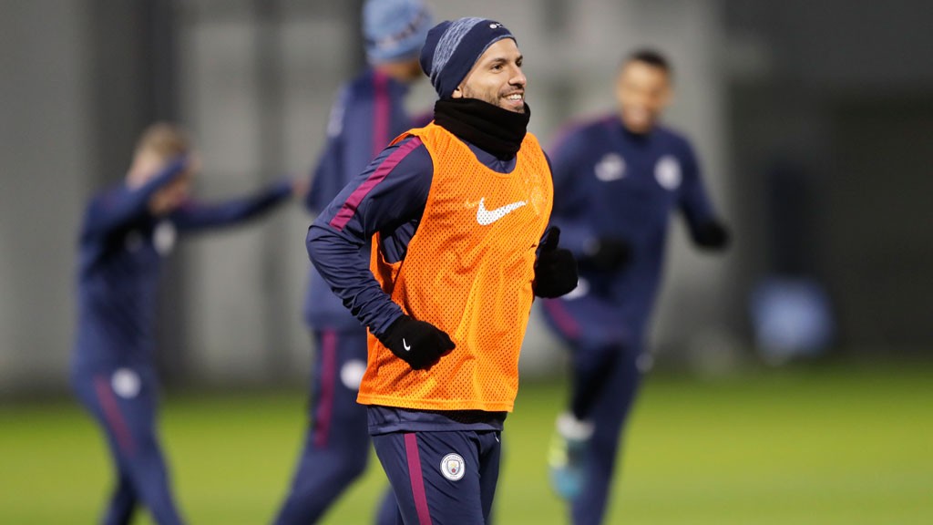 包含克莱恩国家队备战欧锦赛预选赛,全力以赴争取胜利!的词条 包含克莱恩国家队备战欧锦赛预选赛,全力以赴争取胜利!的词条