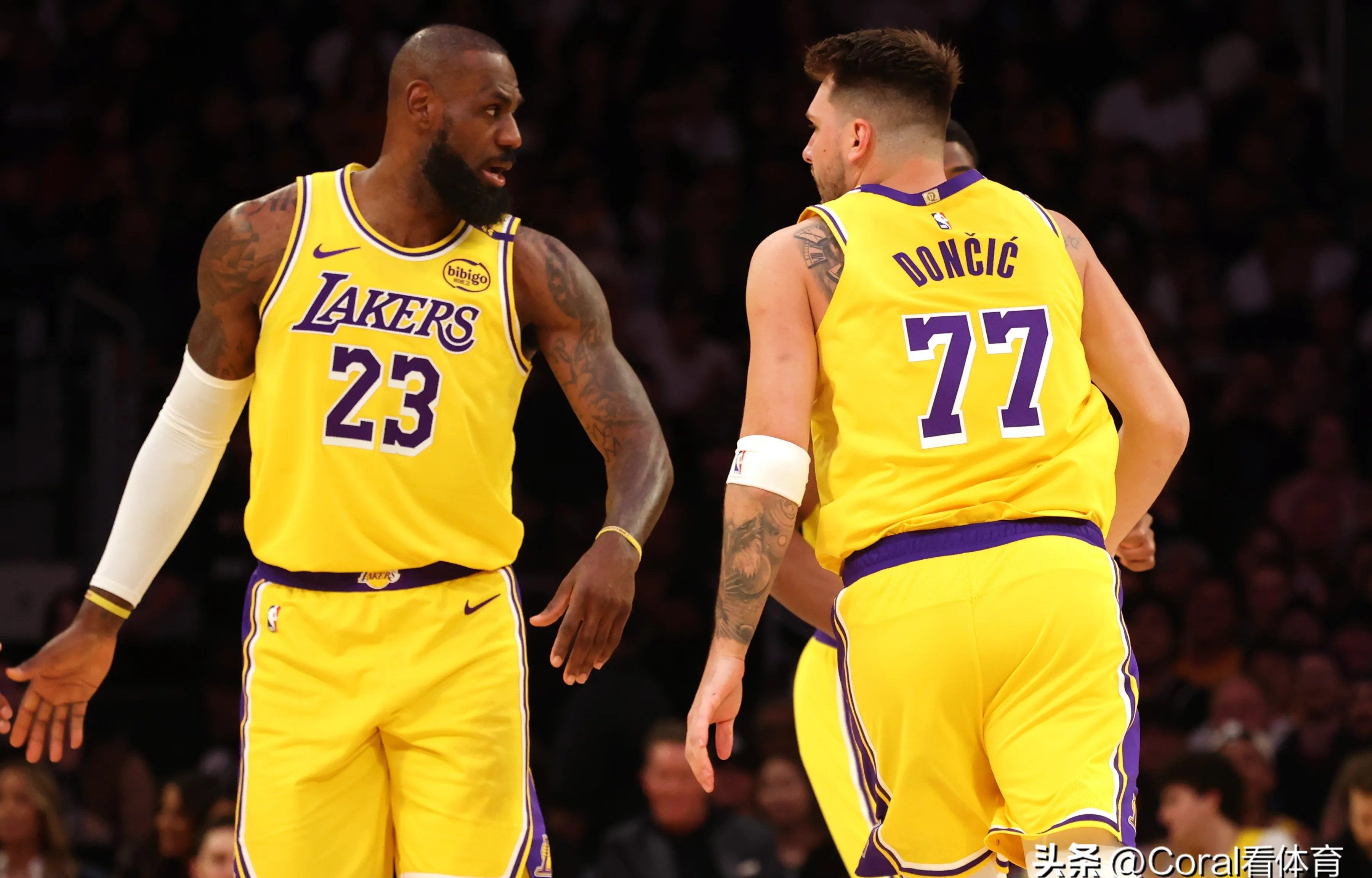 美国男子篮球联赛快节奏进行,各队实力激烈的简单介绍 美国男子篮球联赛快节奏进行,各队实力激烈的简单介绍