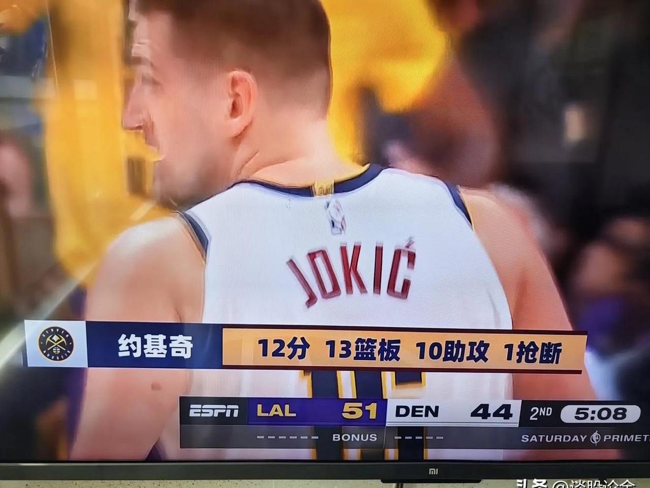 掘金中锋约基奇致命三分帮助战胜湖人 掘金中锋约基奇致命三分帮助战胜湖人