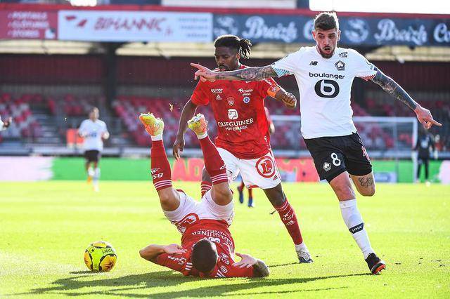 沃尔夫斯堡凭借进攻火力击败对手,豪取三分的简单介绍 沃尔夫斯堡凭借进攻火力击败对手,豪取三分的简单介绍