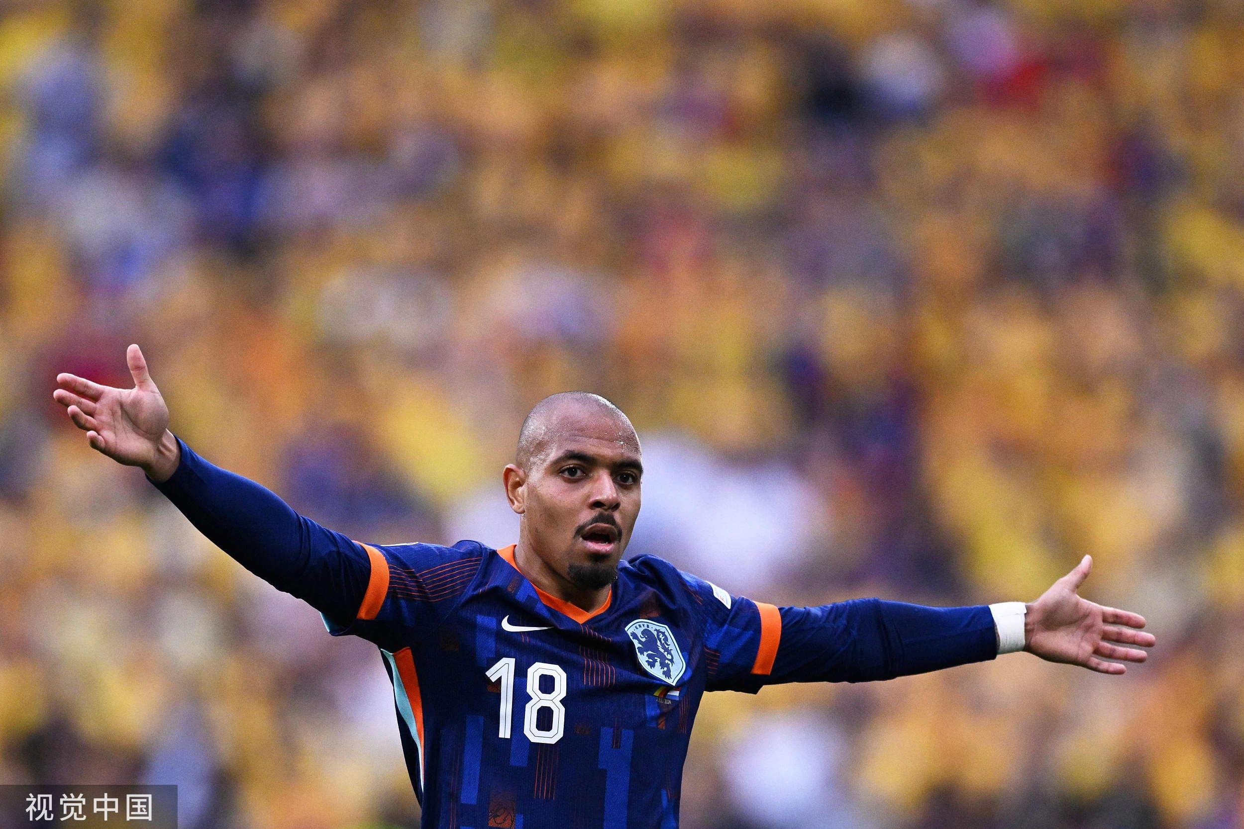 荷兰队客场战胜德国队,欧预赛小组前景乐观 荷兰队客场战胜德国队,欧预赛小组前景乐观