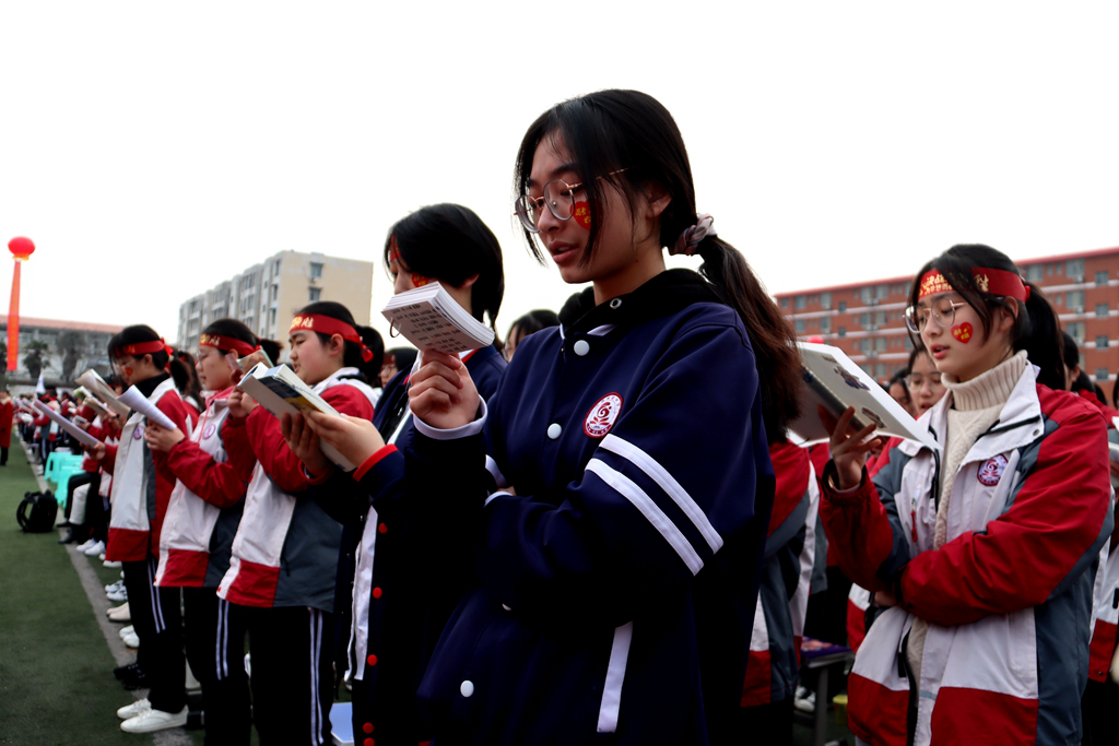 斯洛伐克队积极备战，决胜之战 