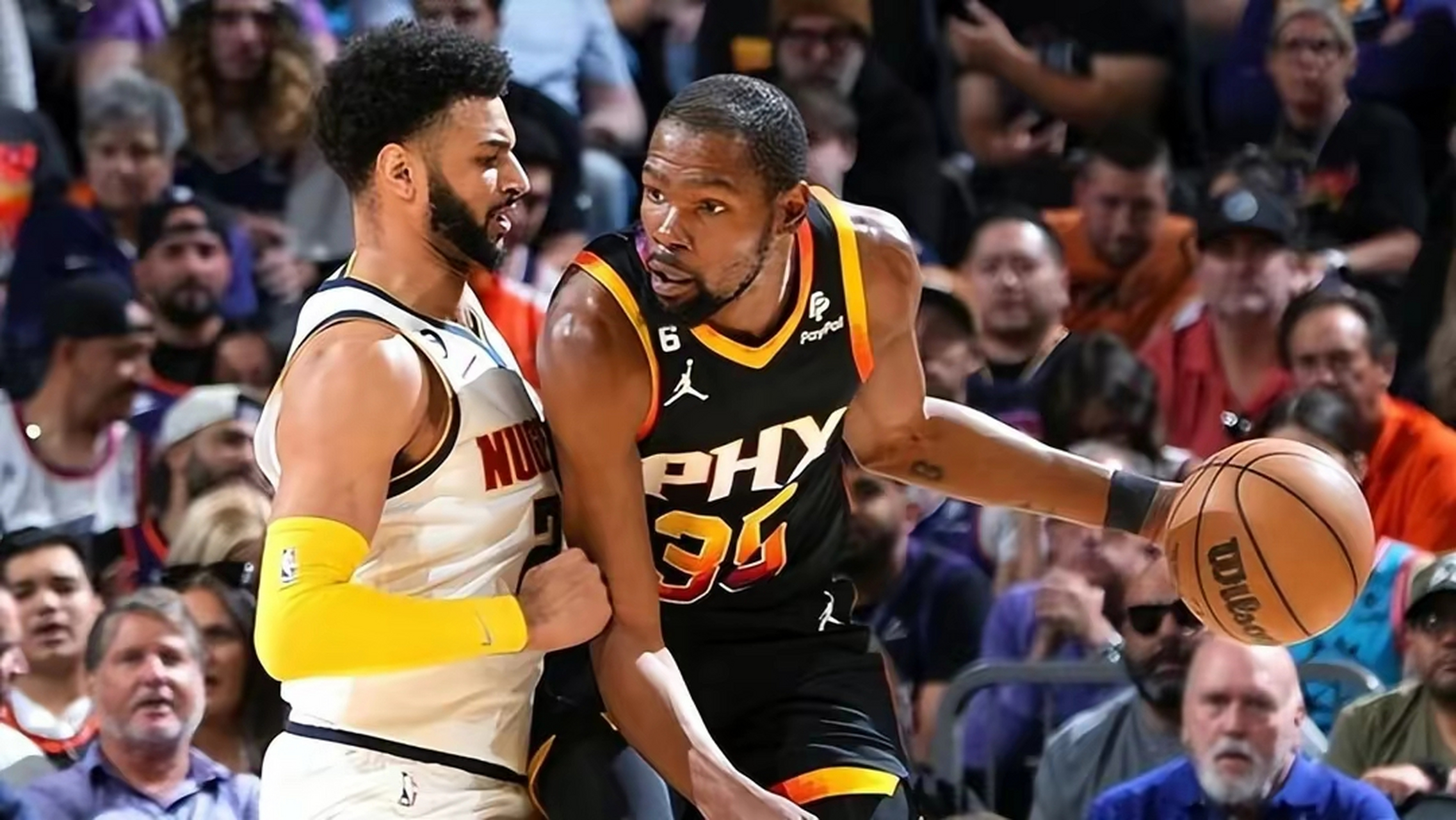 体育比赛中球队之间的交锋展现出非凡的实力 体育比赛中球队之间的交锋展现出非凡的实力