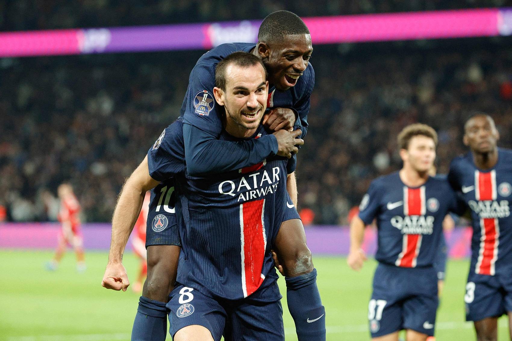 巴黎圣日耳曼前锋梅开二度，助球队连胜的简单介绍