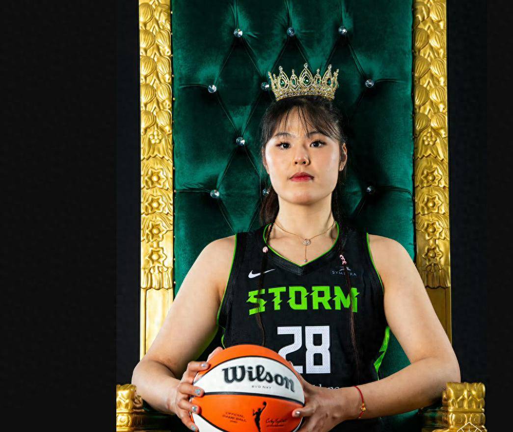 包含亚洲杯篮球锦标赛投票开始，球迷积极参与支持的词条