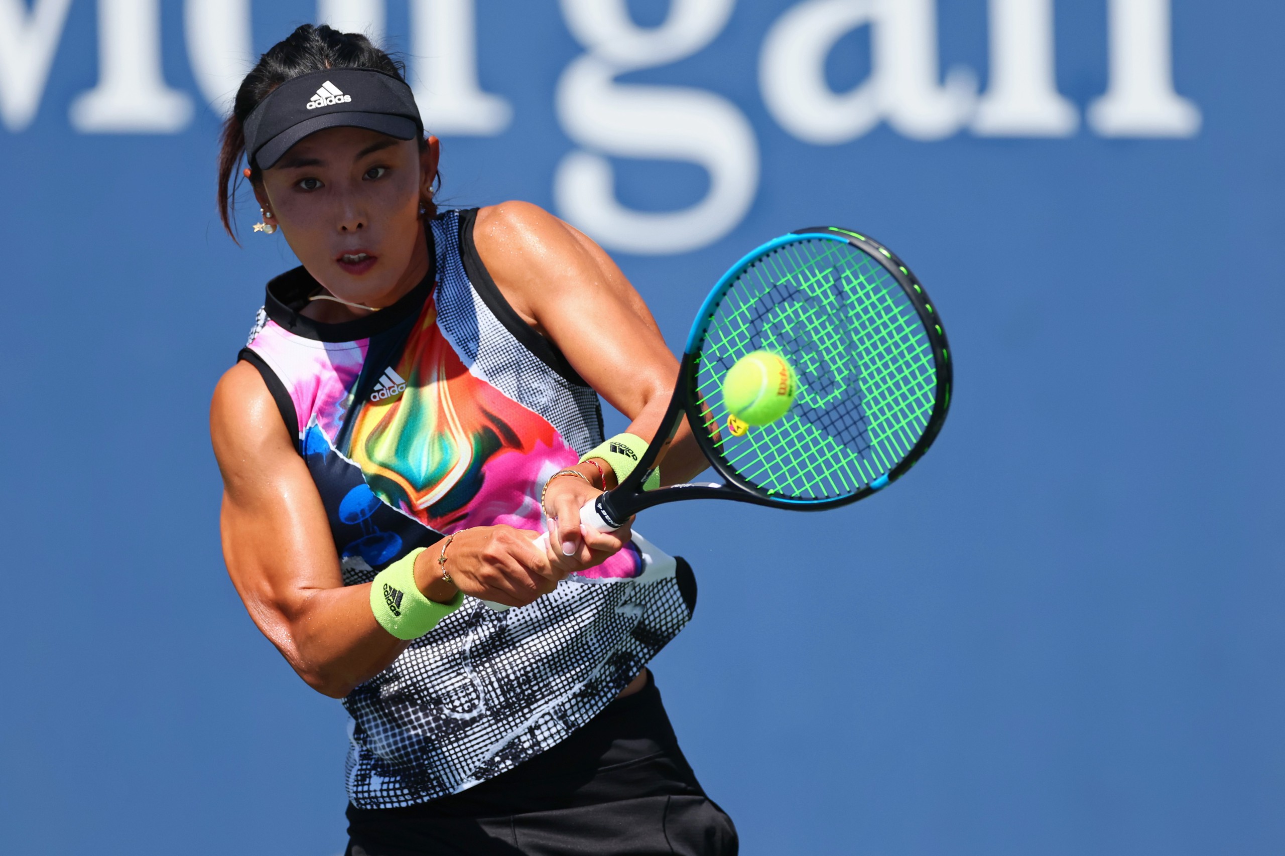 沙勒罗洛在主场取胜，保留冲击资格 